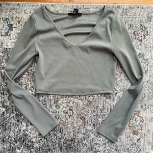 Long sleeve crop top